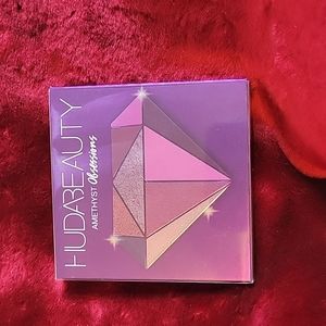 Huda Beauty Amethyst Obsessions Palette